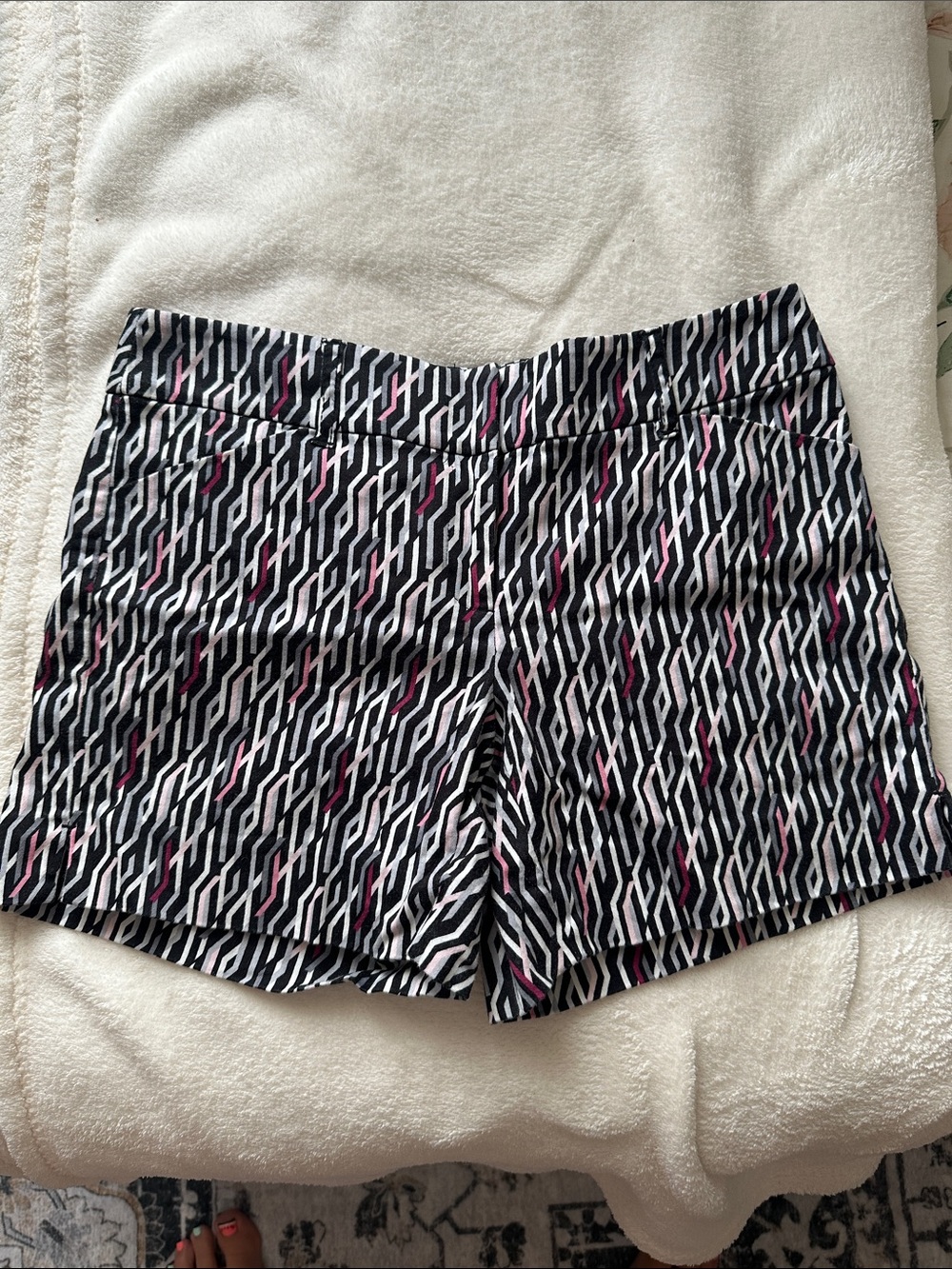 Women's Black & White Geometric Pattern Shorts with Pink Accents